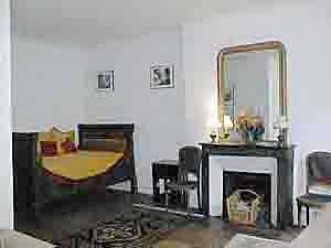 Paris 1 Bedroom accommodation - living room (PA-227) photo 2 of 4