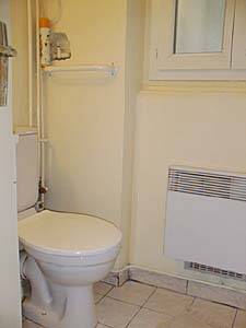 Paris Studio apartment bathroom photo 12