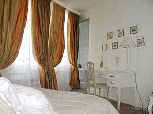 Paris T2 appartements location vacances - chambre (PA-529) photo 1 de 3