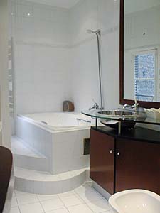 Paris T2 appartements location vacances - salle d'eau (PA-529) photo 1 de 2
