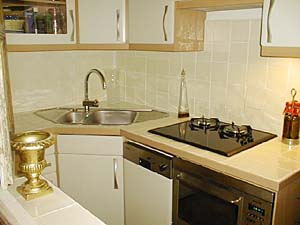 Paris T2 appartements location vacances - cuisine (PA-561) photo 2 de 3