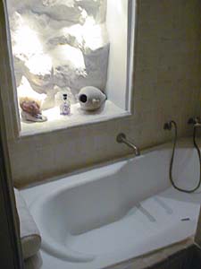 Paris T2 appartements location vacances - salle d'eau (PA-561) photo 1 de 3