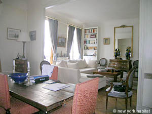 Paris 4 Bedroom accommodation - living room (PA-586) photo 4 of 10