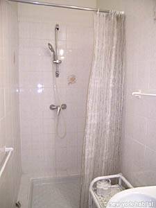 Paris 2 Zimmer wohnungsvermietung - badezimmer 1 (PA-588) photo 2 von 3