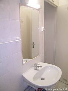 Paris 2 Zimmer wohnungsvermietung - badezimmer 1 (PA-588) photo 1 von 3