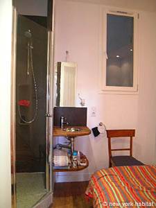 Paris T2 appartement location vacances - chambre (PA-624) photo 2 sur 3