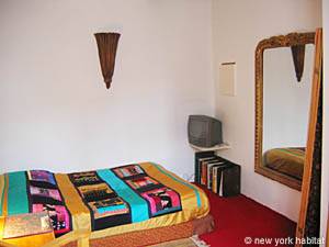 Paris T2 appartements location vacances - chambre (PA-657) photo 2 de 6