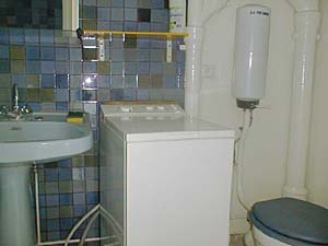 Paris Studio apartment - bathroom (PA-705) photo 3 of 3