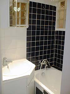 Paris T2 logements location appartements - salle d'eau (PA-751) photo 1 de 3
