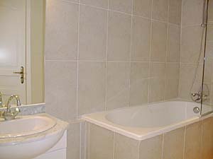 Paris Studio/T1 appartements location vacances - salle d'eau (PA-754) photo 1 de 3