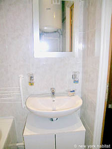 Paris Studio accommodation - bathroom (PA-787) photo 2 of 3