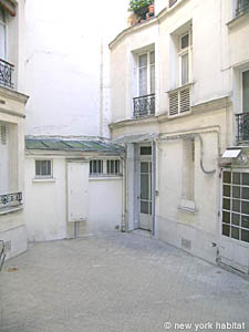 Paris Studio accommodation - living room (PA-787) photo 4 of 5