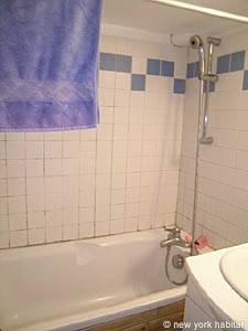 Paris Studio T1 logement location appartement - salle d'eau (PA-789) photo 2 sur 4