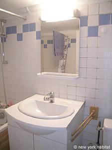 Paris Studio T1 logement location appartement - salle d'eau (PA-789) photo 1 sur 4
