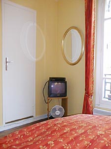 Paris 2 Zimmer wohnungsvermietung - schlafzimmer (PA-799) photo 2 von 3