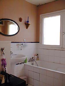 Paris 4 Zimmer ferienwohnung - badezimmer 1 (PA-857) photo 1 von 3