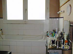 Paris 4 Zimmer ferienwohnung - badezimmer 1 (PA-857) photo 2 von 3