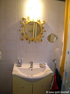 Paris T4 appartement location vacances - salle d'eau 2 (PA-905) photo 2 sur 3