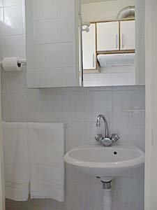 Paris T2 appartements location vacances - salle d'eau (PA-915) photo 1 de 3
