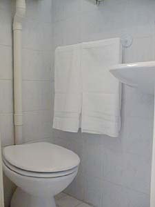 Paris T2 appartements location vacances - salle d'eau (PA-915) photo 3 de 3