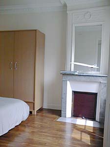 Paris T2 appartements location vacances - chambre (PA-953) photo 3 de 3