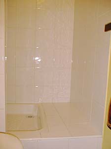 Paris T2 appartements location vacances - salle d'eau (PA-953) photo 3 de 3