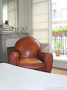 Paris T2 appartements location vacances - chambre (PA-953) photo 2 de 3