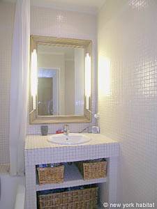Paris T3 appartements location vacances - salle d'eau 1 (PA-983) photo 3 de 3