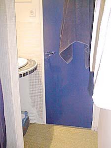 Paris Studio accommodation - bathroom (PA-1074) photo 1 of 4