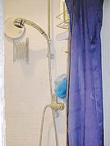 Paris Studio accommodation - bathroom (PA-1074) photo 2 of 4