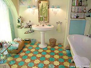 Paris 1 Bedroom - Duplex accommodation - bathroom 1 (PA-1075) photo 1 of 5