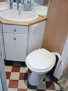 Paris 1 Bedroom apartment - bathroom (PA-1105) photo 4 of 4