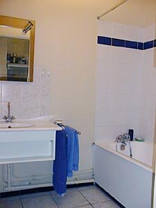 Paris Studio/T1 appartements location vacances - salle d'eau (PA-1227) photo 1 de 4