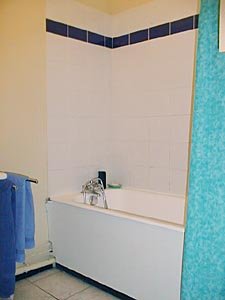 Paris Studio/T1 appartements location vacances - salle d'eau (PA-1227) photo 2 de 4