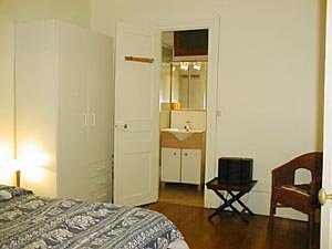 Paris T2 appartements location vacances - chambre (PA-1263) photo 3 de 3