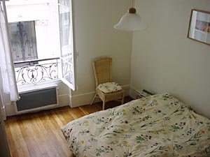 Paris T2 appartements location vacances - chambre (PA-1263) photo 2 de 3