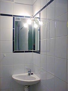 Paris 1 Bedroom apartment - bathroom (PA-1267) photo 1 of 4