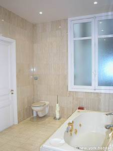 Paris T5 logement location appartement - salle d'eau 1 (PA-1341) photo 2 sur 3