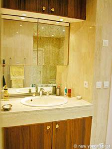 Paris T5 logement location appartement - salle d'eau 1 (PA-1341) photo 1 sur 3