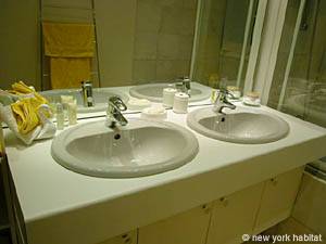 Paris T5 logement location appartement - salle d'eau 2 (PA-1341) photo 2 sur 2