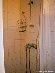 Paris 3 Bedroom accommodation - bathroom 1 (PA-1377) photo 3 of 3