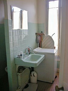 Paris 1 Bedroom accommodation - bathroom (PA-1395) photo 1 of 2