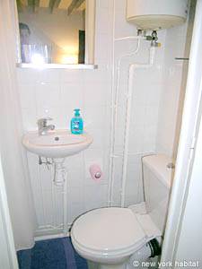 Paris Studio/T1 appartements location vacances - salle d'eau (PA-1415) photo 2 de 3