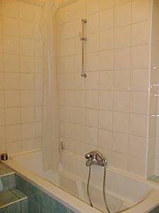 Paris T3 logements location appartements - salle d'eau 1 (PA-1471) photo 2 de 3
