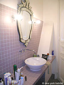 Paris T2 appartements location vacances - salle d'eau (PA-1486) photo 1 de 3
