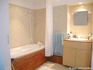 Paris T2 appartements location vacances - salle d'eau 1 (PA-1506) photo 1 de 1