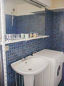Paris Studio accommodation - bathroom 1 (PA-1509) photo 2 of 3