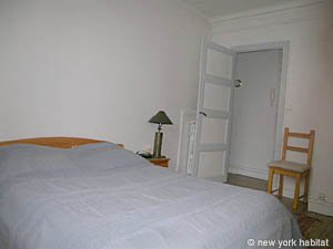Paris T2 appartement location vacances - chambre (PA-1584) photo 4 sur 6