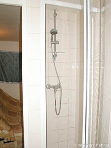 Paris Studio/T1 logements location appartements - salle d'eau (PA-1608) photo 2 de 2
