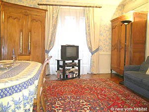 Paris 3 Bedroom apartment - living room 2 (PA-1620) photo 2 of 3